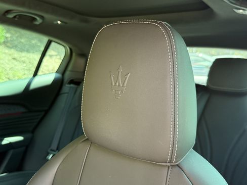 Certified 2025 Maserati Grecale Modena image 27