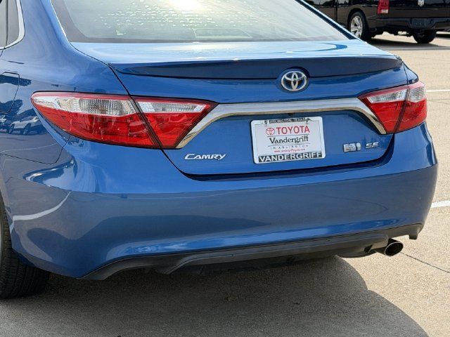 Used 2017 Toyota Camry SE w/ Moonroof Package FWD image 6