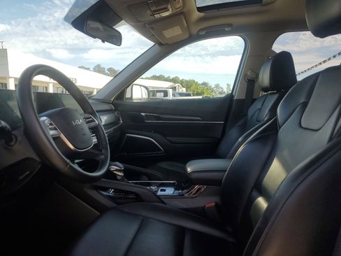 Used 2025 Kia Telluride S FWD image 8