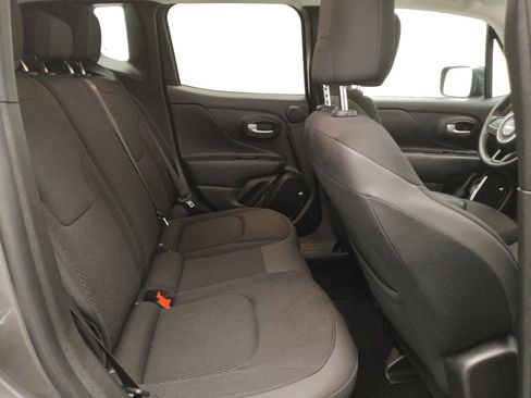 Used 2019 Jeep Renegade Altitude w/ UConnect 8.4 Nav Group image 19