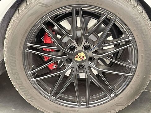 Used 2025 Porsche Cayenne S image 12