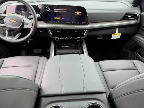 New 2026 Chevrolet Suburban LT w/ Comfort Package AWD/4WD image 8