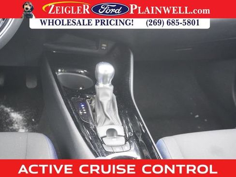 Used 2022 Toyota C-HR XLE image 13