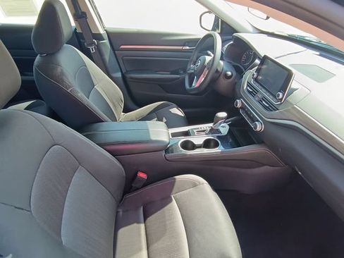 Used 2023 Nissan Altima 2.5 SV FWD image 16