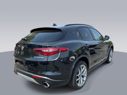 Used 2018 Alfa Romeo Stelvio Ti Sport AWD/4WD image 3