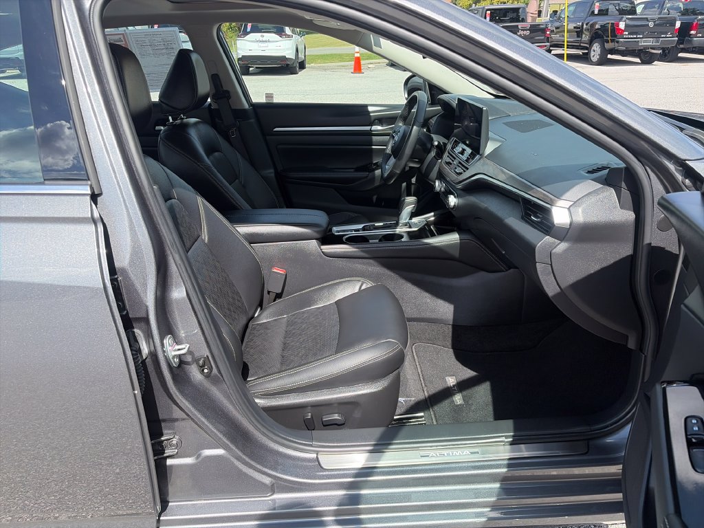 Certified 2025 Nissan Altima 2.5 SL FWD image 42