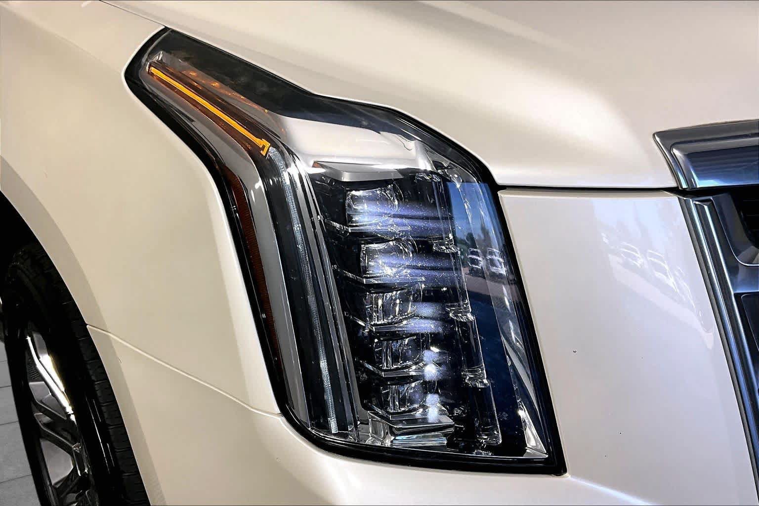 Used 2015 Cadillac Escalade ESV 2WD image 26