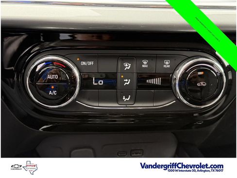 Certified 2025 Chevrolet Trax LT FWD image 20