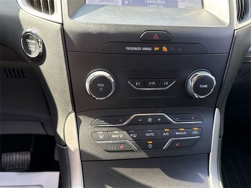 Used 2020 Ford Edge SEL w/ Convenience Package image 17