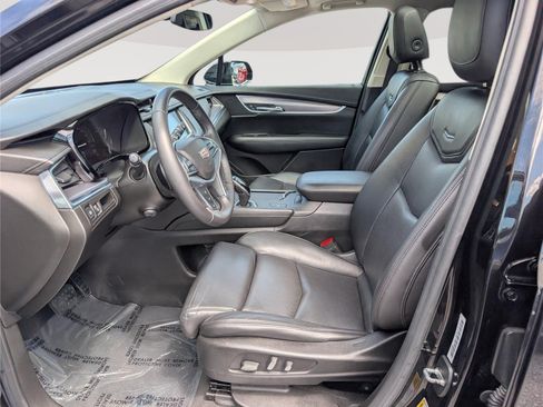 Used 2017 Cadillac XT5 Luxury w/ Driver Awareness Package FWD image 17
