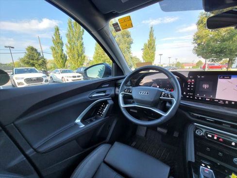 Used 2025 Audi Q5 Premium Plus w/ Premium Plus AWD/4WD image 23