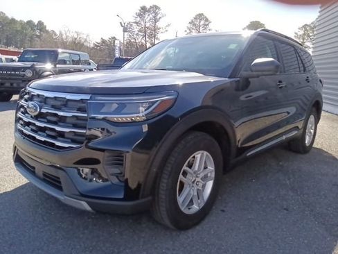 Used 2025 Ford Explorer Active image 7