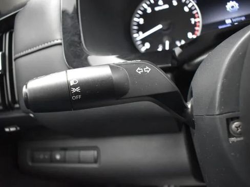 Used 2024 Nissan Pathfinder SV FWD image 24