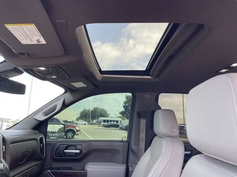 Used 2021 GMC Sierra 1500 SLT AWD/4WD image 25