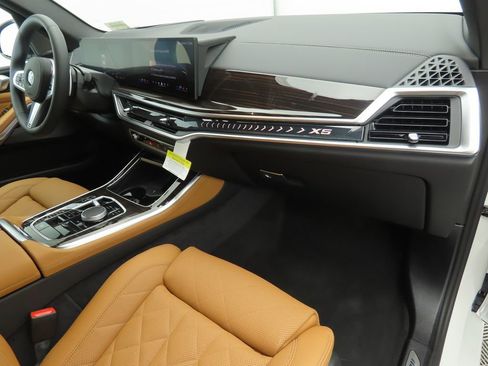 New 2026 BMW X5 sDrive40i w/ M Sport Package image 17