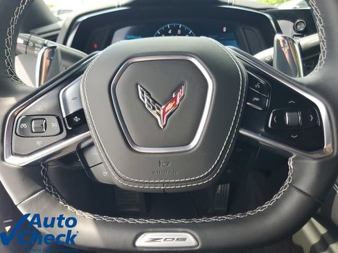 Used 2025 Chevrolet Corvette Z06 RWD image 17