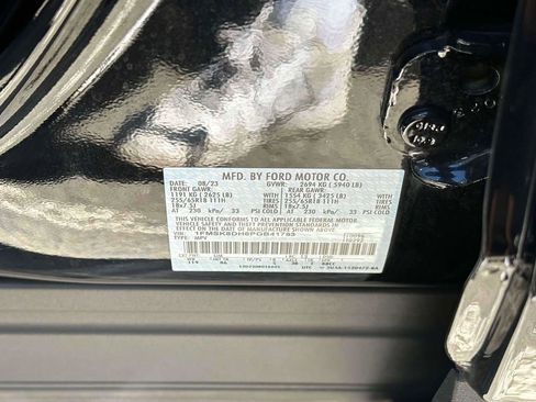 Used 2023 Ford Explorer XLT AWD/4WD image 18