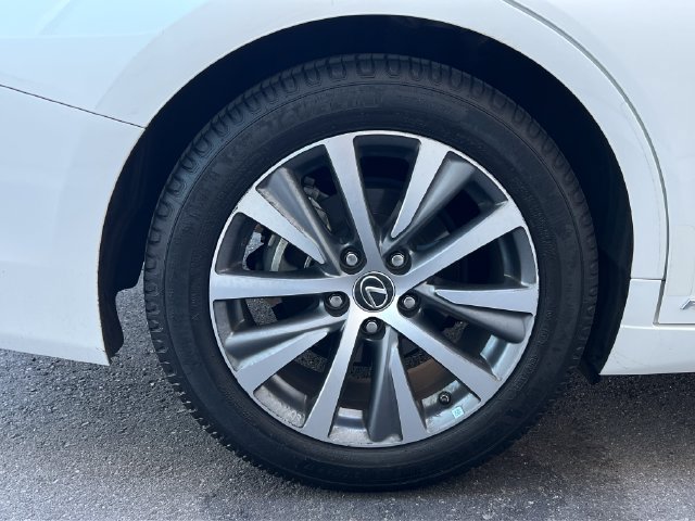 Used 2020 Lexus ES 300h w/ Premium Package FWD image 11