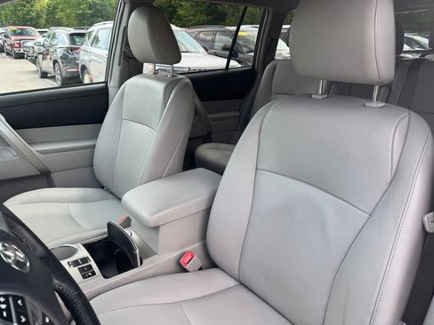 Used 2012 Toyota Highlander SE w/ Tow Pkg AWD/4WD image 20