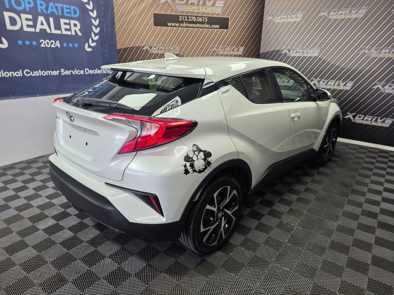 Used 2018 Toyota C-HR XLE FWD image 14