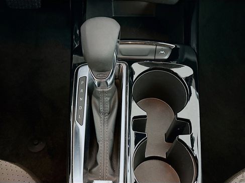 Used 2025 Chevrolet Trax LT w/ LT Convenience Package image 22