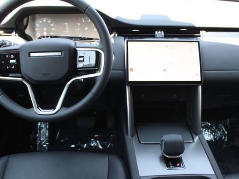 Used 2024 Land Rover Discovery Sport S image 4