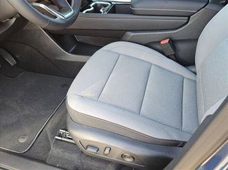 New 2026 Chevrolet Traverse LT w/ Driver Confidence Package video 4