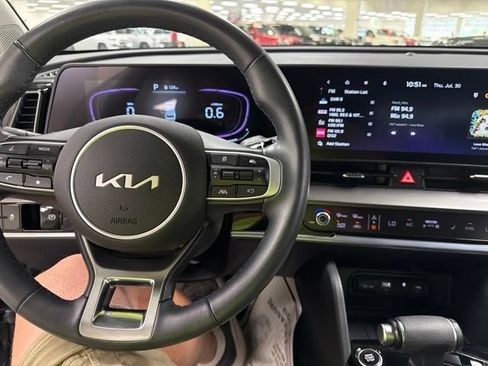 Used 2025 Kia Sportage EX w/ Premium Package AWD/4WD image 19