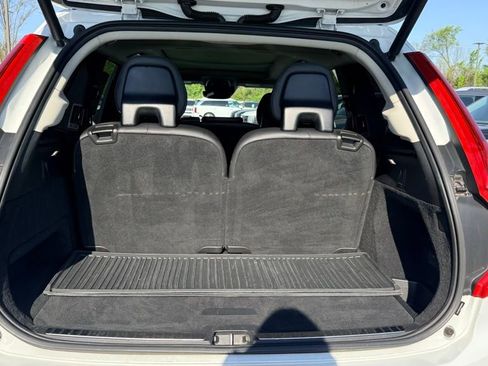 Used 2018 Volvo XC90 T6 Momentum w/ Momentum Plus Package AWD/4WD image 33