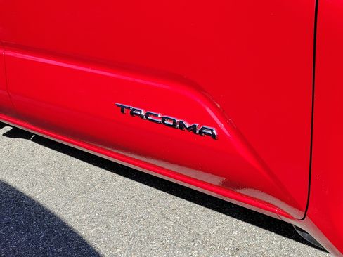 Used 2025 Toyota Tacoma SR5 image 11