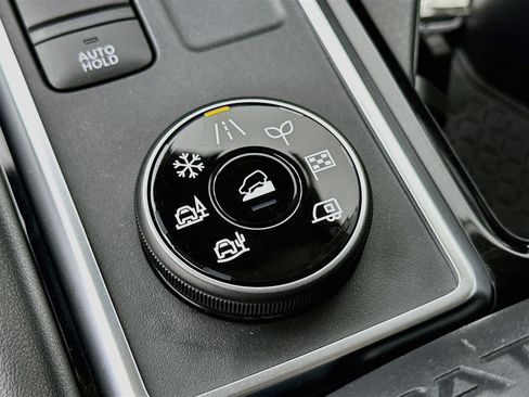 Used 2023 Nissan Pathfinder SL AWD/4WD image 23