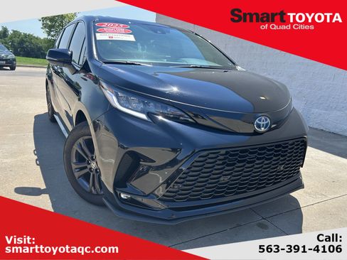 Certified 2025 Toyota Sienna XSE w/ XSE Premium Package AWD/4WD image 1
