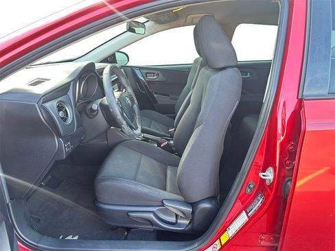 Used 2017 Toyota Corolla iM image 9