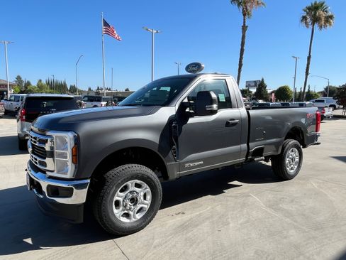 New 2026 Ford F250 XLT w/ FX4 Off-Road Package AWD/4WD image 2