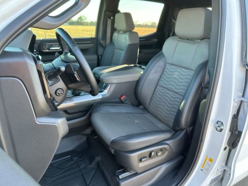 Used 2025 Chevrolet Silverado 1500 ZR2 w/ Technology Package AWD/4WD image 11