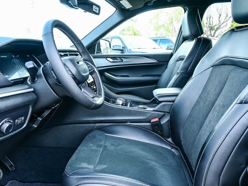 New 2025 Jeep Grand Cherokee Altitude image 27