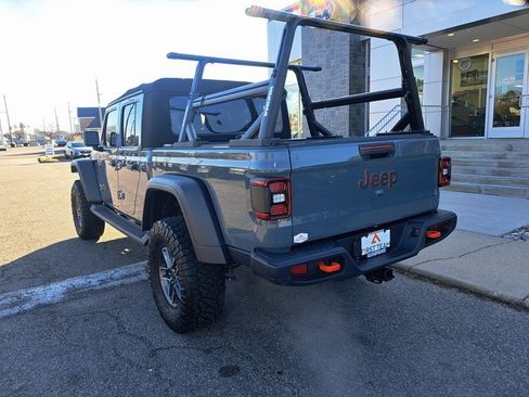 Used 2024 Jeep Gladiator Mojave w/ Technology Group image 4