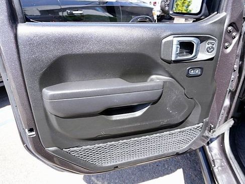 Used 2024 Jeep Wrangler Unlimited AWD/4WD image 24