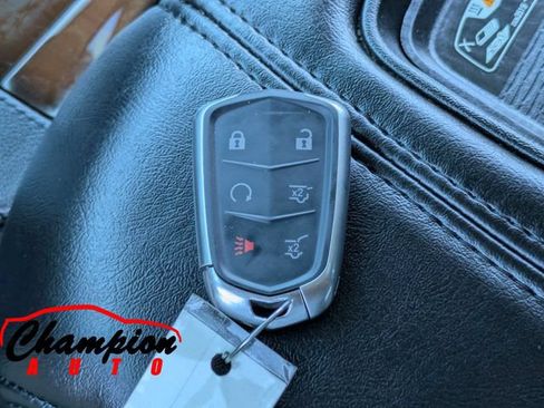 Used 2017 Cadillac Escalade Premium Luxury RWD image 36