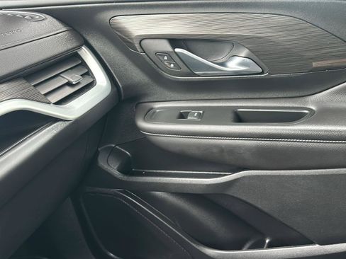 Used 2022 GMC Terrain SLE w/ Driver Convenience Package image 23