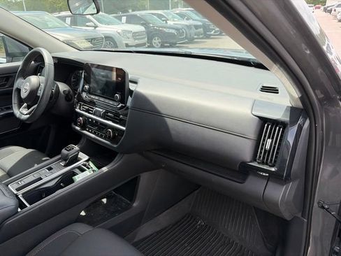 Used 2024 Nissan Pathfinder SV w/ Black Appearance Package FWD image 12