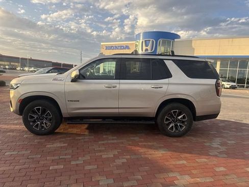 Used 2023 Chevrolet Tahoe Z71 w/ Luxury Package AWD/4WD image 3