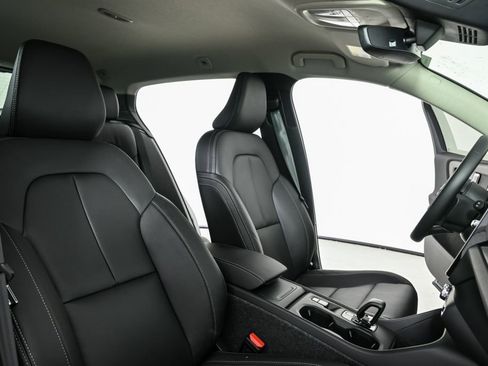 Used 2026 Volvo XC40 B5 Core w/ Climate Package AWD/4WD image 23