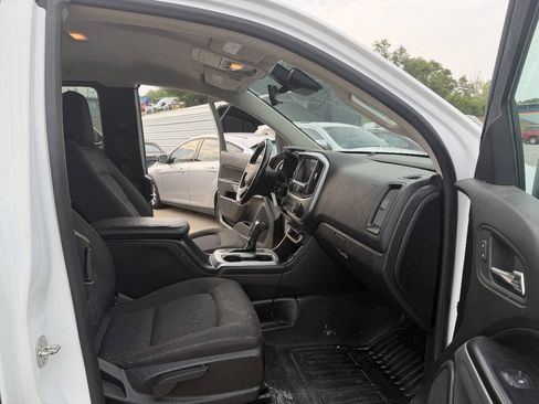 Used 2020 Chevrolet Colorado LT w/ Safety Package RWD image 17