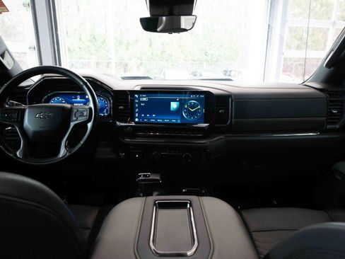 Used 2022 Chevrolet Silverado 1500 ZR2 w/ Technology Package image 19