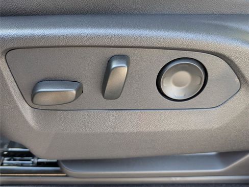 New 2026 Chevrolet Suburban Premier image 21