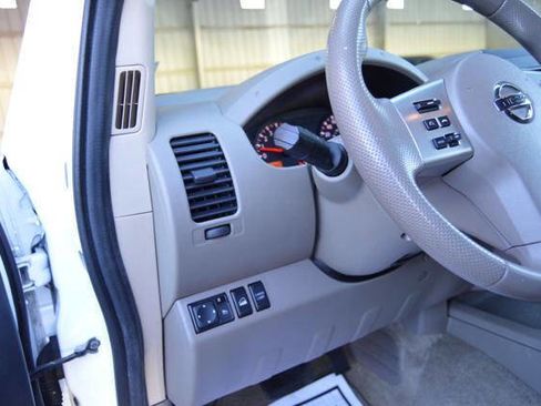 Used 2014 Nissan Frontier SV w/ SV Value Truck Package image 30