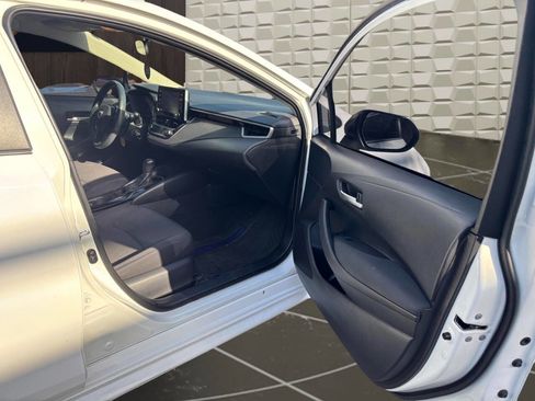 Used 2021 Toyota Corolla LE FWD image 12