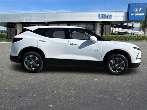 Used 2025 Chevrolet Blazer LT FWD image 9
