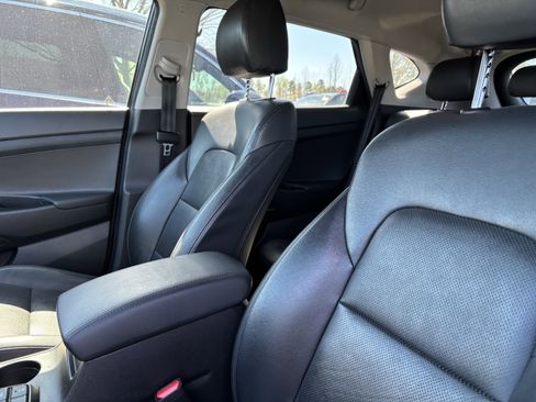 Used 2019 Hyundai Tucson Limited w/ Cargo Package image 17